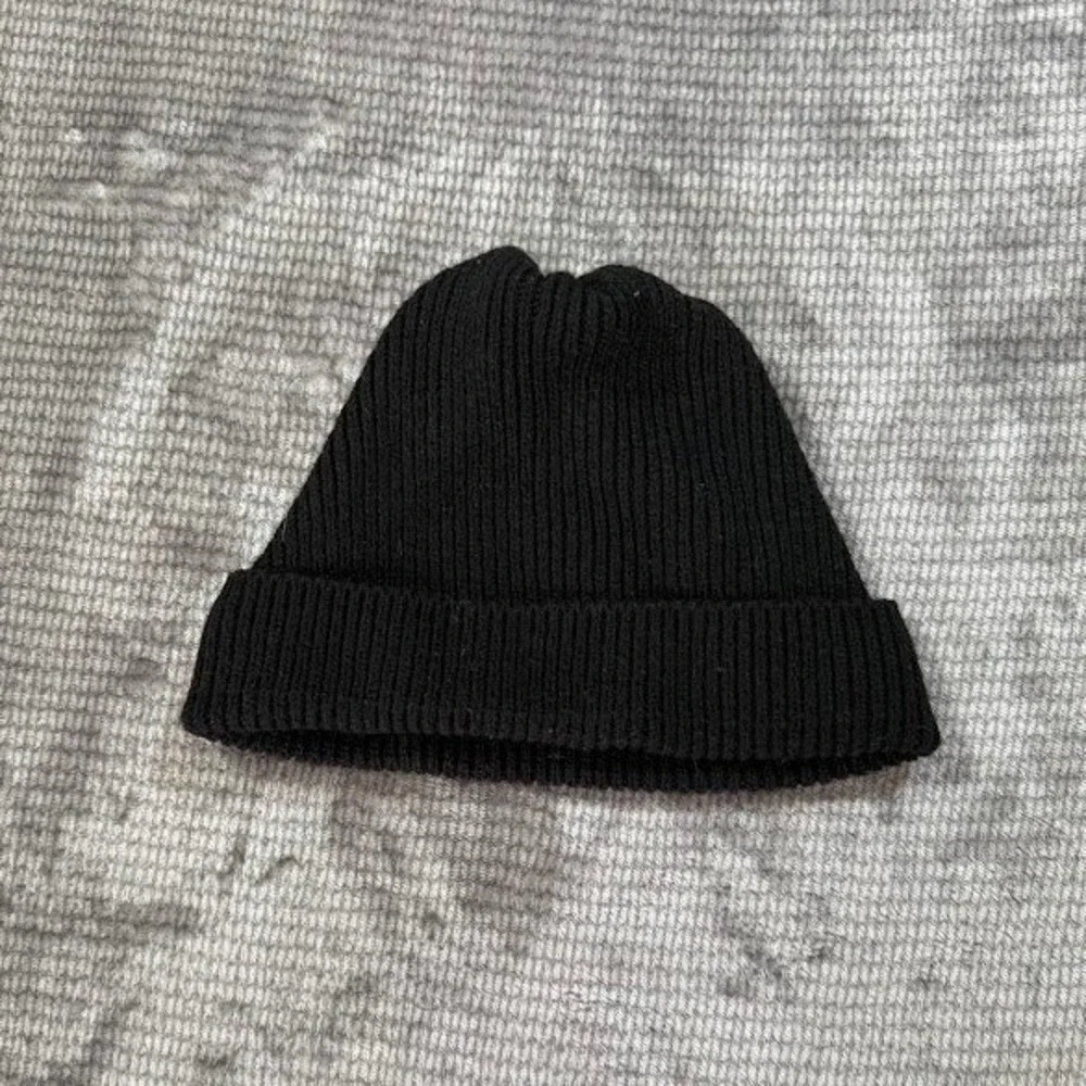 The North Face Salty Dog Beanie Black Ribbed Knit Cuffed Winter Hat One Size